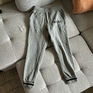 Undefeated gray sweatpants M